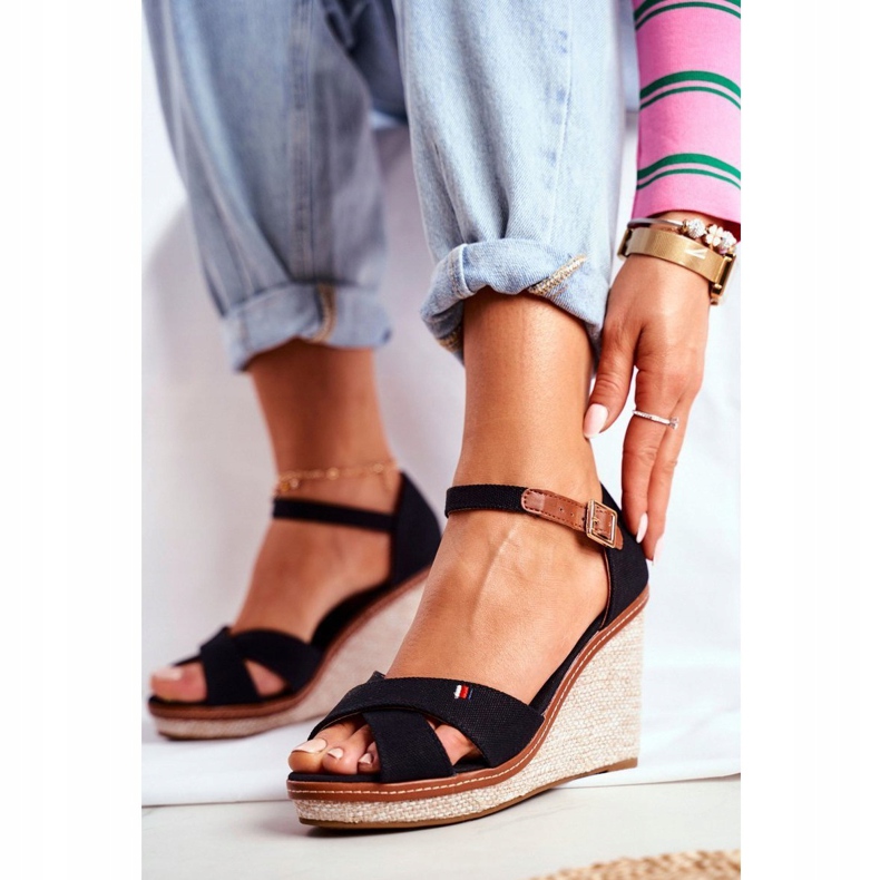 SEA Naisten sandaalit Wedge Black LaMane musta 1