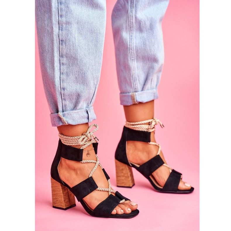 SEA Naisten sandaalit kantapäällä Sidottu mokka musta Amore 1