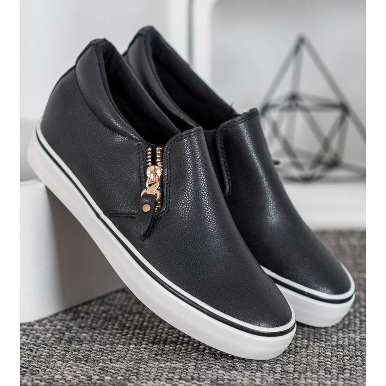 SHELOVET Mustat vetoketjulliset lippalakit 1