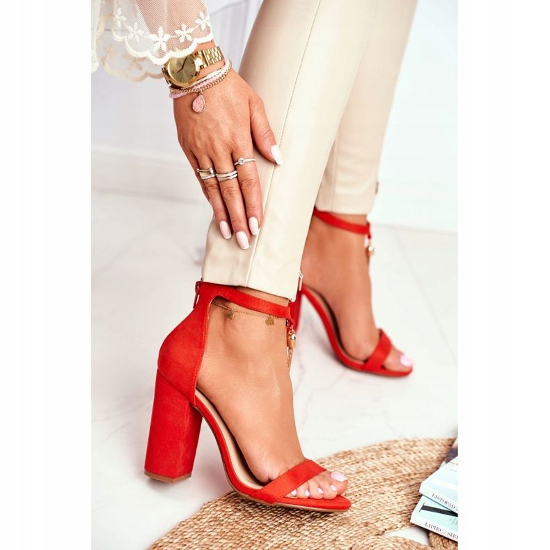 FW1 Oranssi mokkanahka sandaalit baarissa Annick Fringe kanssa 2