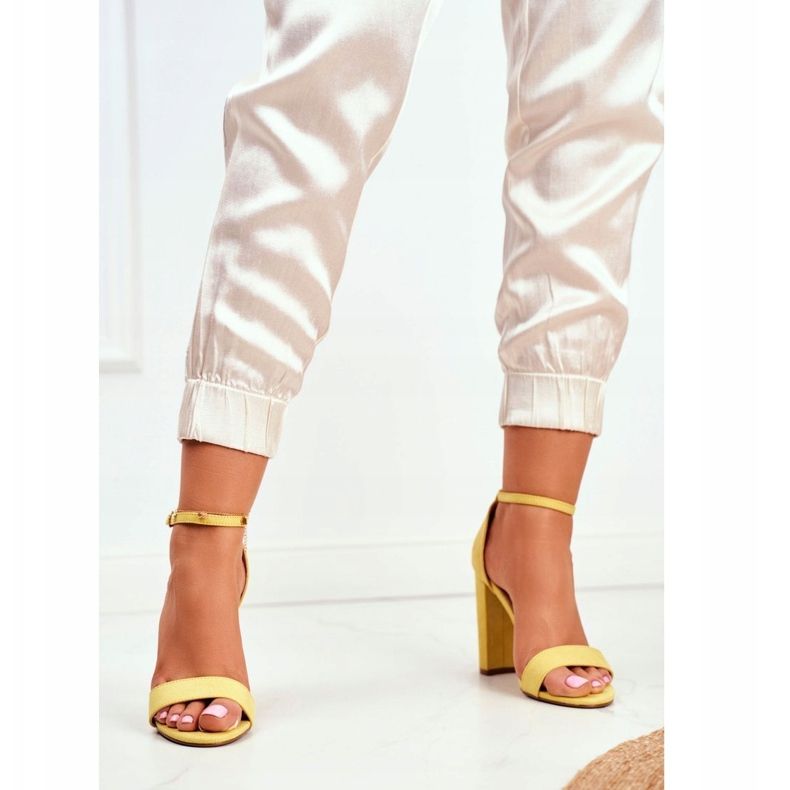 FW1 Naisten sandaalit kantapäässä Suede Yellow Anastasie keltainen 1