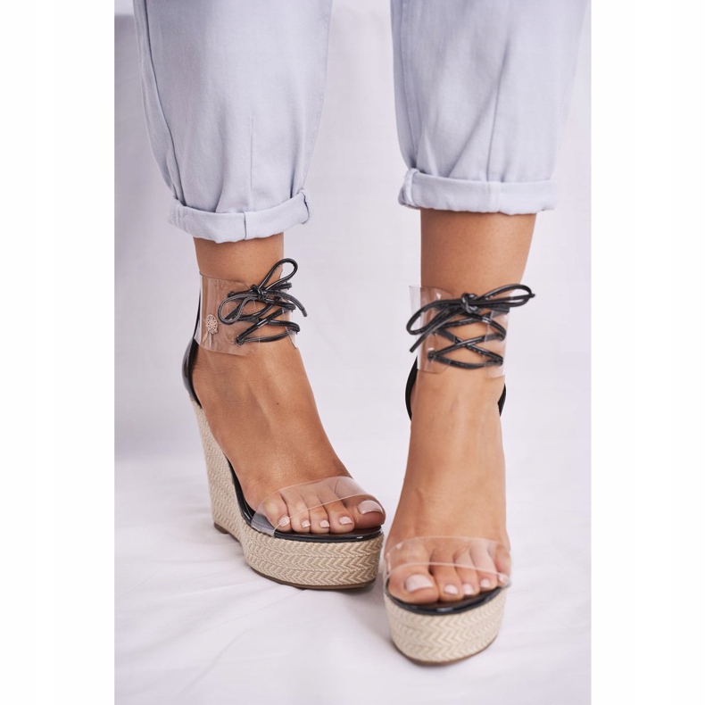 FB1 Naisten sandaalit Wedge Black Beautiful Way musta 2