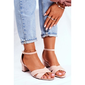 FW1 Beige mokkanahkaiset sandaalit Nela -baarissa 1