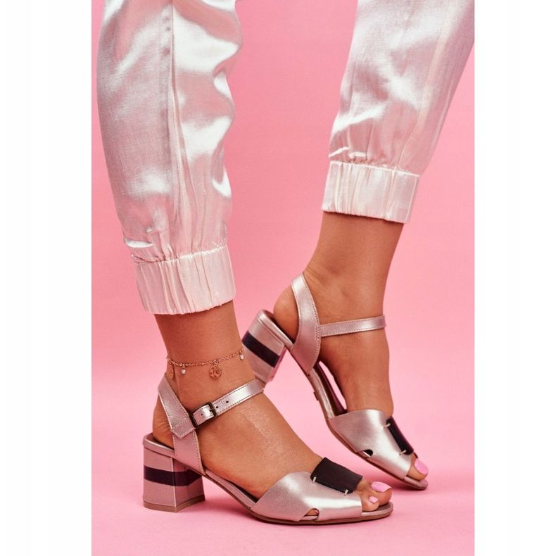 Naisten sandaalit Maciejka Leather Golden 04120-25 / 00-5 musta keltainen 1