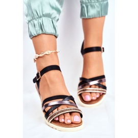 EVE Naisten sandaalit Flat Black Replay musta 1