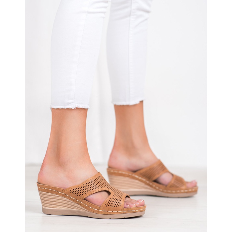 GOLL Kevyet kiilatossut ruskea 1