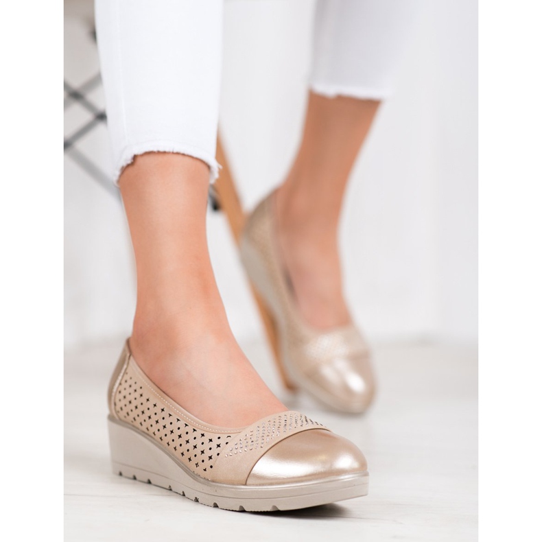 Comer Pumput, joissa on kuutiometriä ruskea keltainen 1