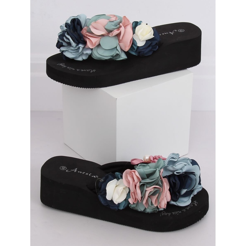 Musta N-31 Musta vaahtopohja monivärinen 1