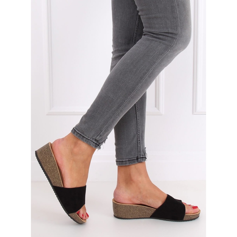 Musta G186P Musta kiila -tossut 1