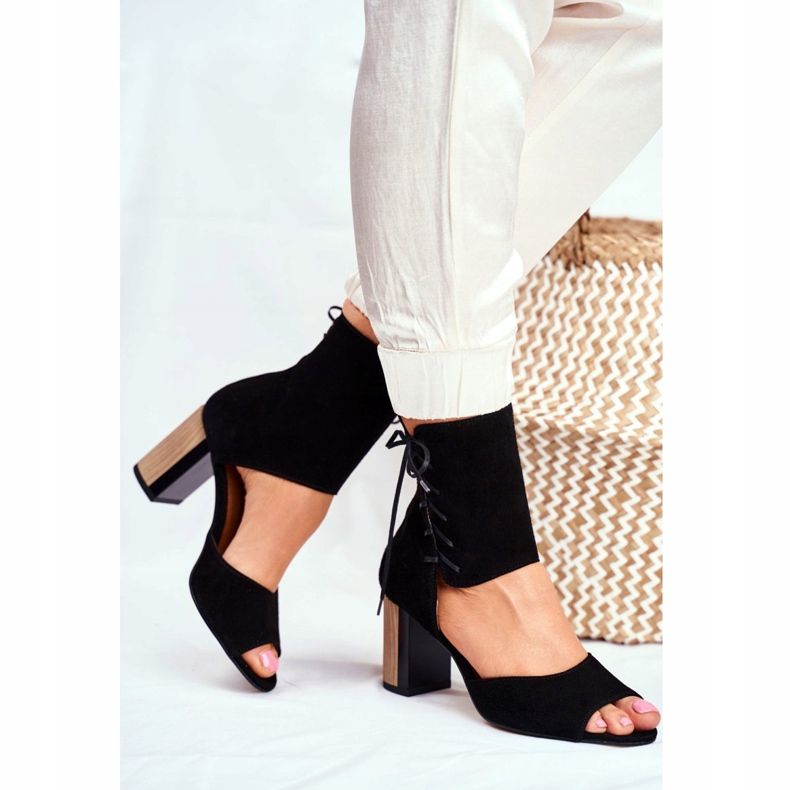 Naisten sandaalit korkokenkällä Maciejka musta mokka 04122-01 2