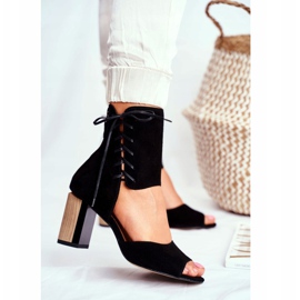 Naisten sandaalit korkokenkällä Maciejka musta mokka 04122-01 1