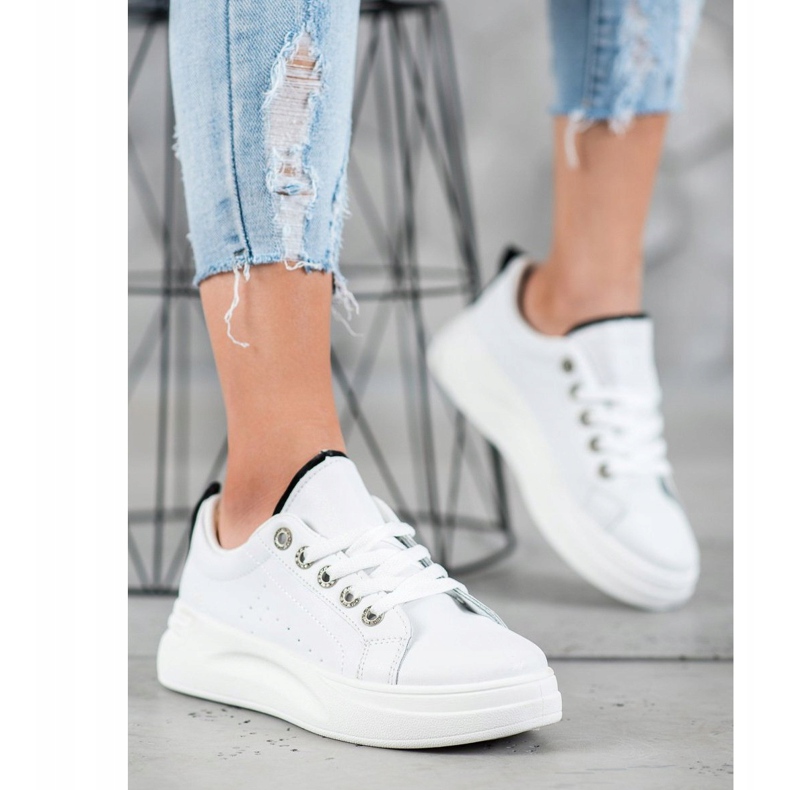 SHELOVET Muodikkaat lenkkarit lavalla valkoinen 1