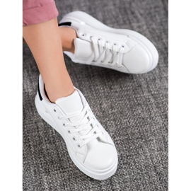 Renda Valkoiset lenkkarit lavalla valkoinen 1