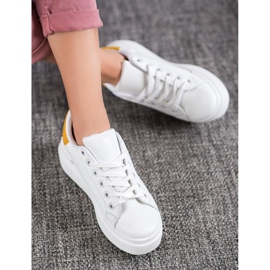 Renda Valkoiset lenkkarit lavalla valkoinen 1