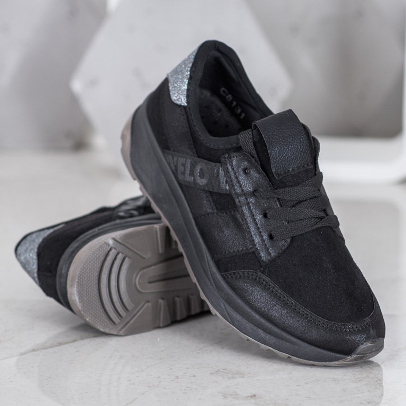 SHELOVET Mustat urheilukengät 1