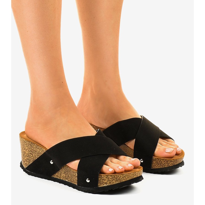 Kiilassa mustat GU53 -tossut 1