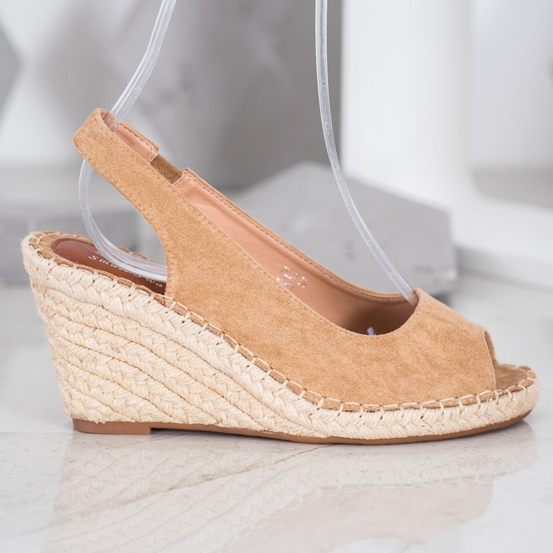 Small Swan Ruskeat sandaalit korkealla kiilalla 1