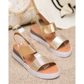 SHELOVET Kultaiset sandaalit alustalla kultainen 2