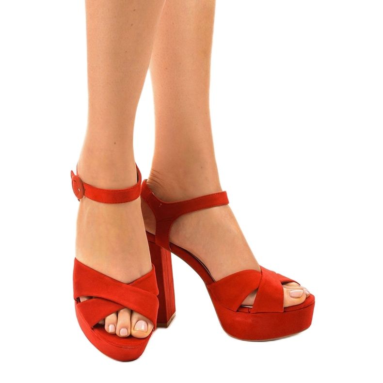 Punaiset sandaalit eko-mokkanauhassa 63-202 punainen 1