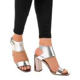 Tyylikkäät hopeiset sandaalit postissa 0354-20 harmaa 1