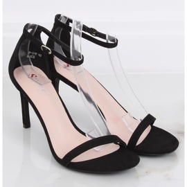 Mustat sandaalit korkokengissä NF-31P Black 2