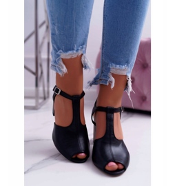 Nahkaiset naisten sandaalit Maciejka musta 04117 2