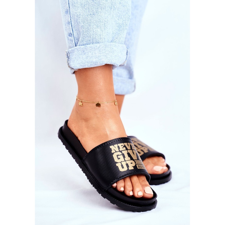 ADY Naisten tohvelit eivät koskaan anna periksi2 Kulta Musta 1