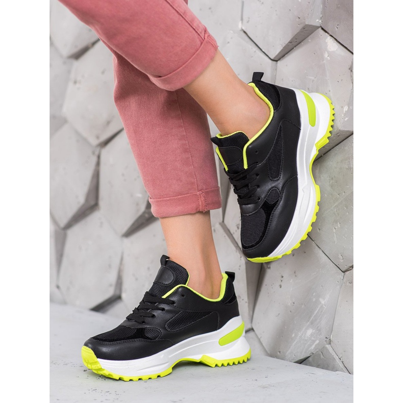 SHELOVET Mustat urheilukengät 1