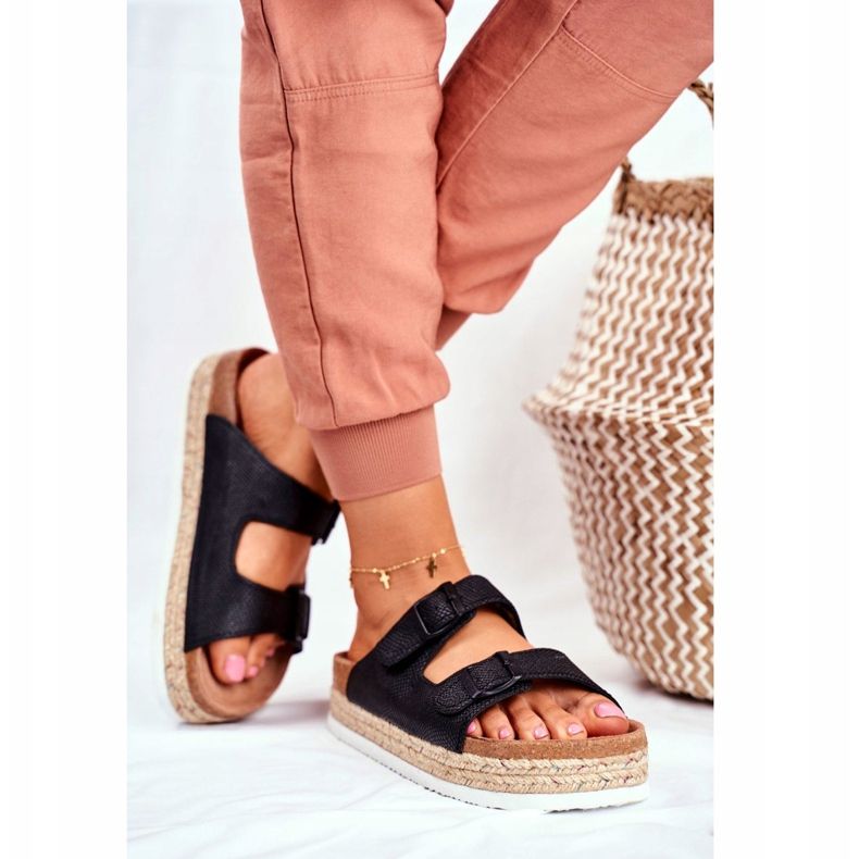 Naisten tossut Big Star Black FF274664 musta 2