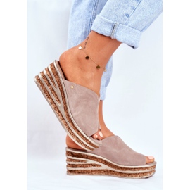 Naisten nahkatossut kiilassa Nicole 2559 Limonade beige 2