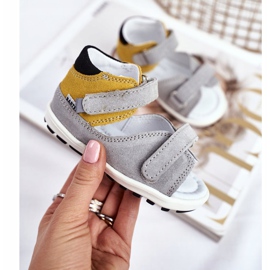 Bartek S.A. Lasten ennaltaehkäisevät ensimmäiset askeleet sandaalit Bartek W-71266 harmaa keltainen 2