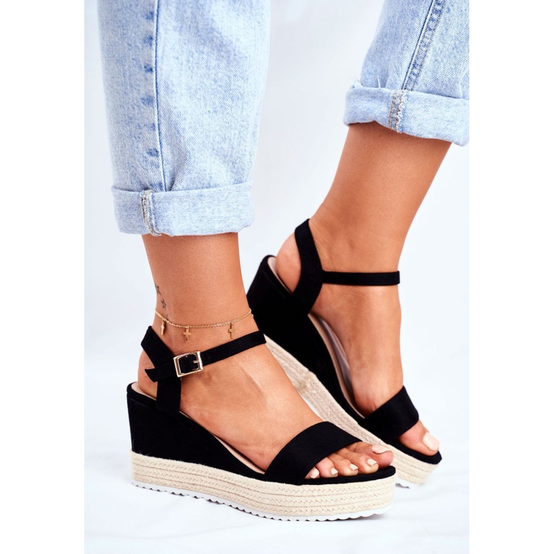 EVE Naisten sandaalit Wedge Black Merdoe musta 1