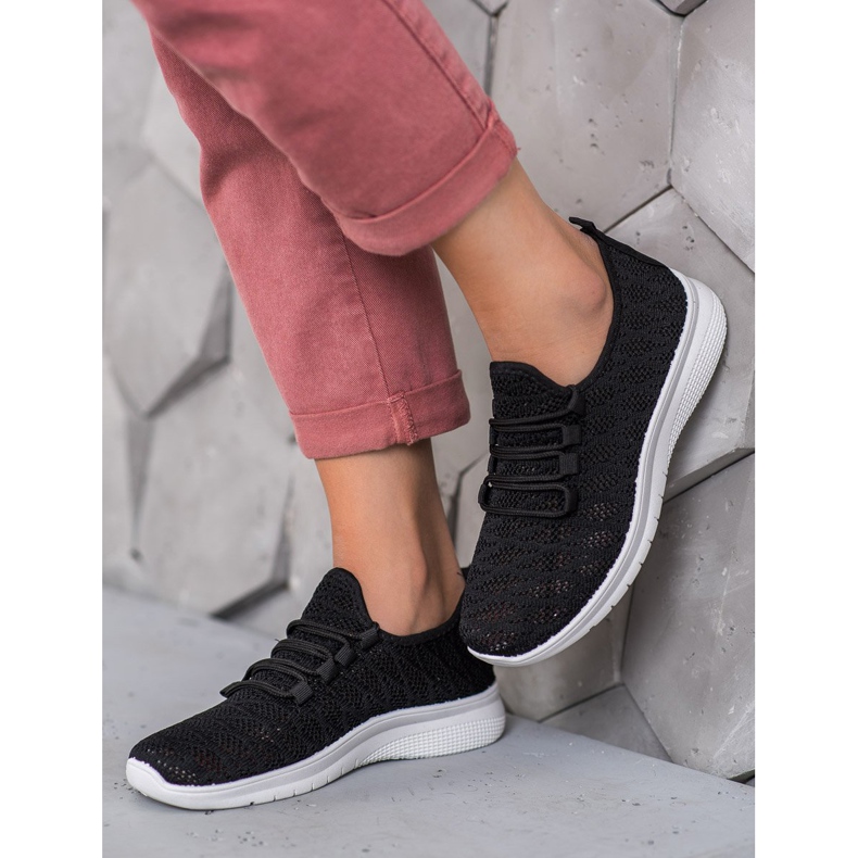 SHELOVET Mustat harjakengät 2