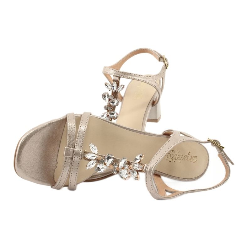 Kultaiset sandaalit postissa Zircon Espinto S352: n kanssa kultainen 8