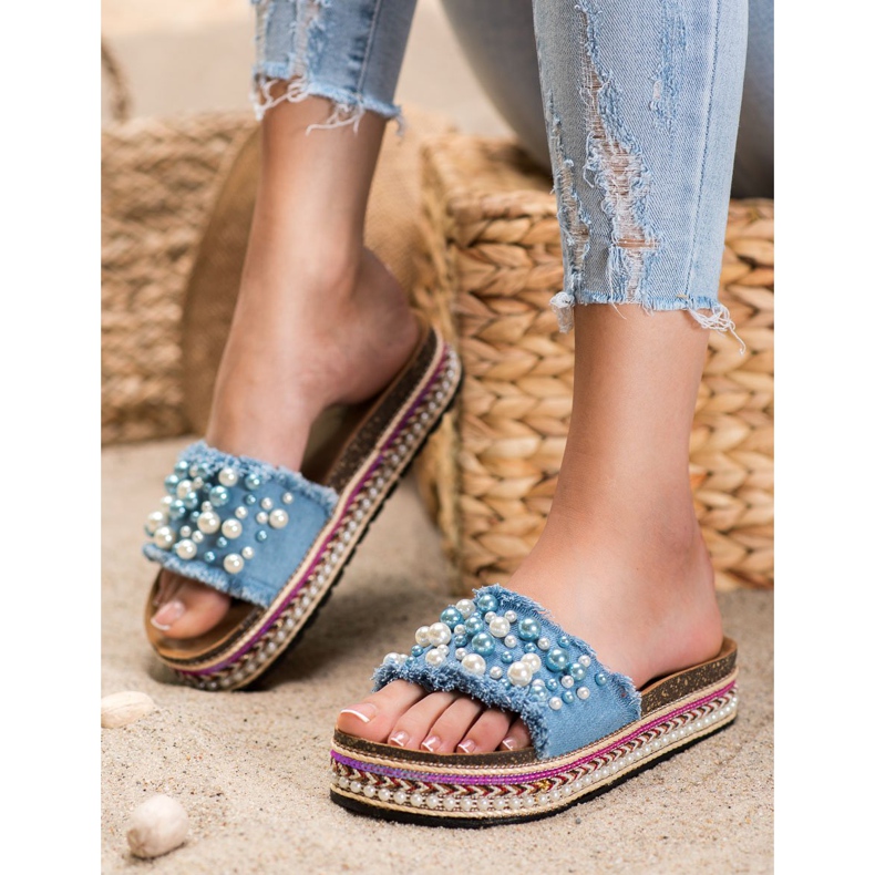 Small Swan Tossut lavalla helmillä sininen 2