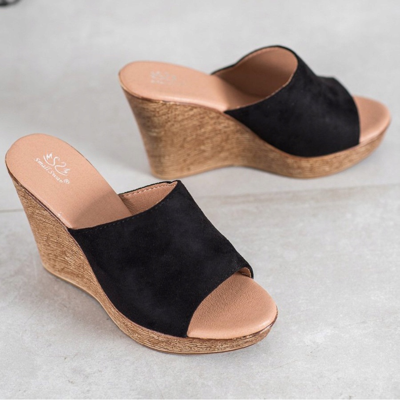 Small Swan Kevyet mokkanahkatossut musta 2