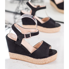 Clowse Mustat sandaalit korkealla kiilalla 1