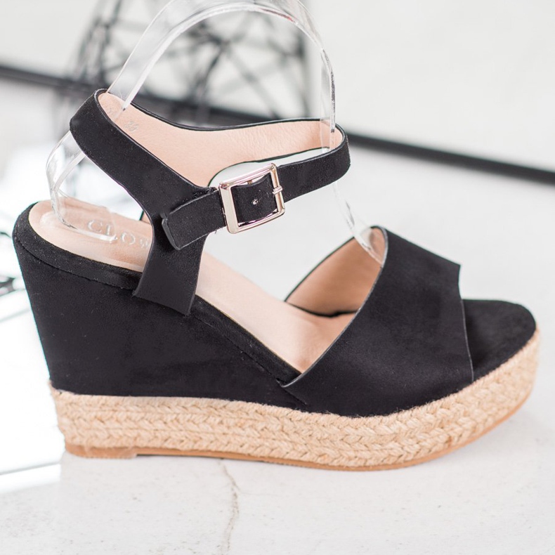 Clowse Mustat sandaalit korkealla kiilalla 2