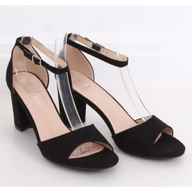 Mustat korkeakorkoiset sandaalit 88-395 Musta 1