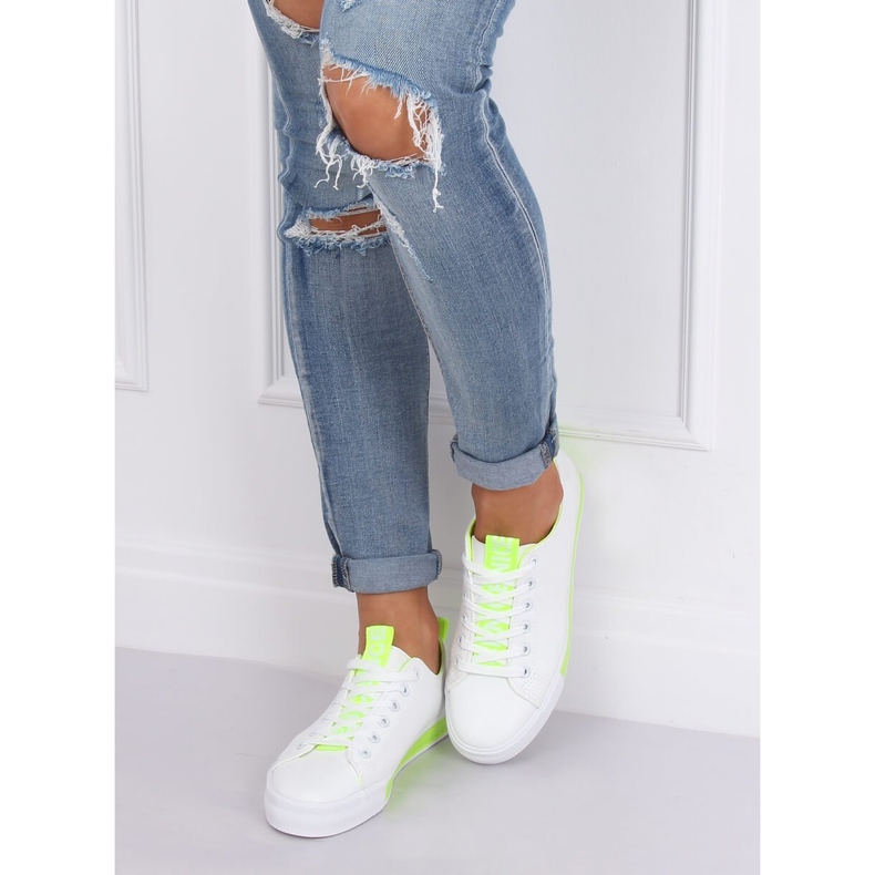 Valkoiset naisten lenkkarit CC-17 Green valkoinen vihreä 2