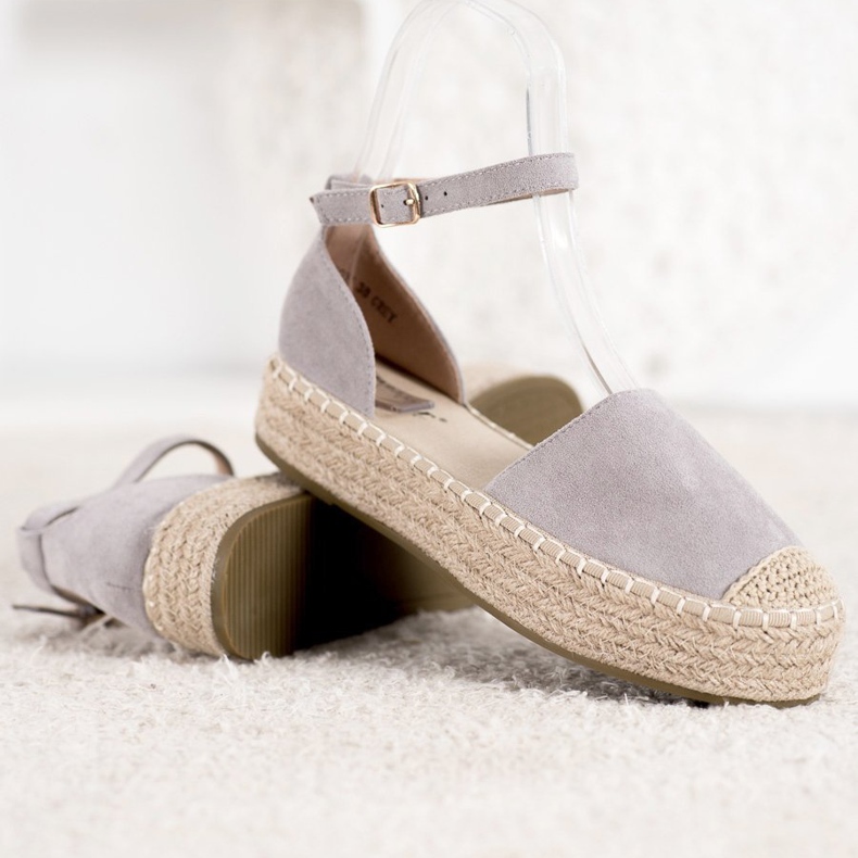 Seastar Harmaat espadrillit alustalla 1