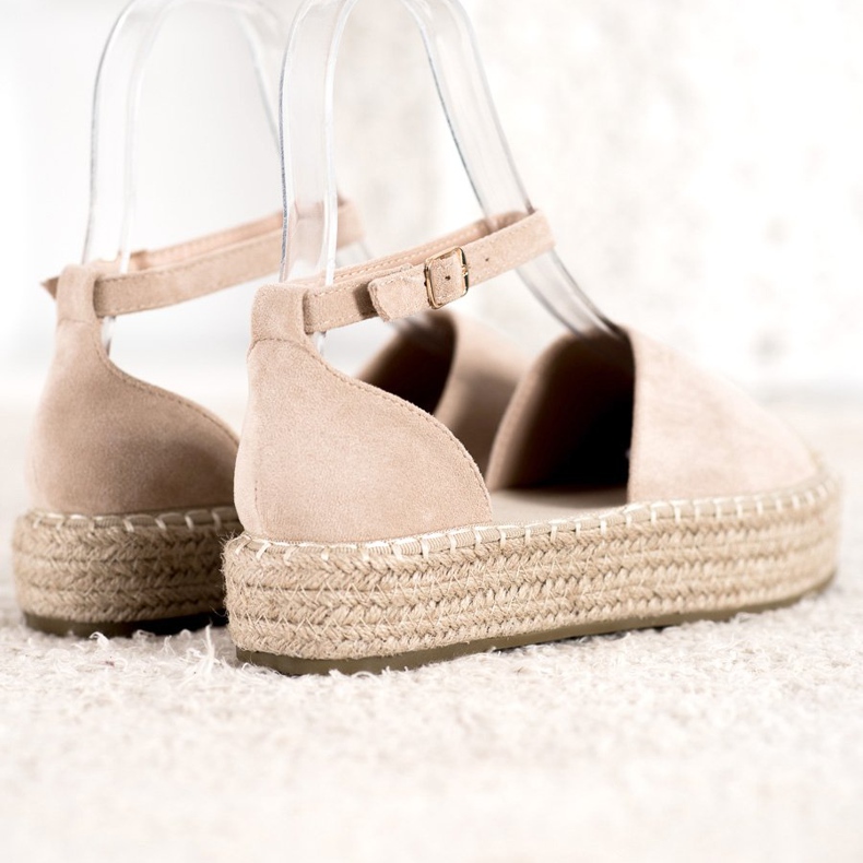 Seastar Beige espadrillit alustalla 2