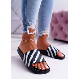 Aynna Naisten mustat tohvelit 1