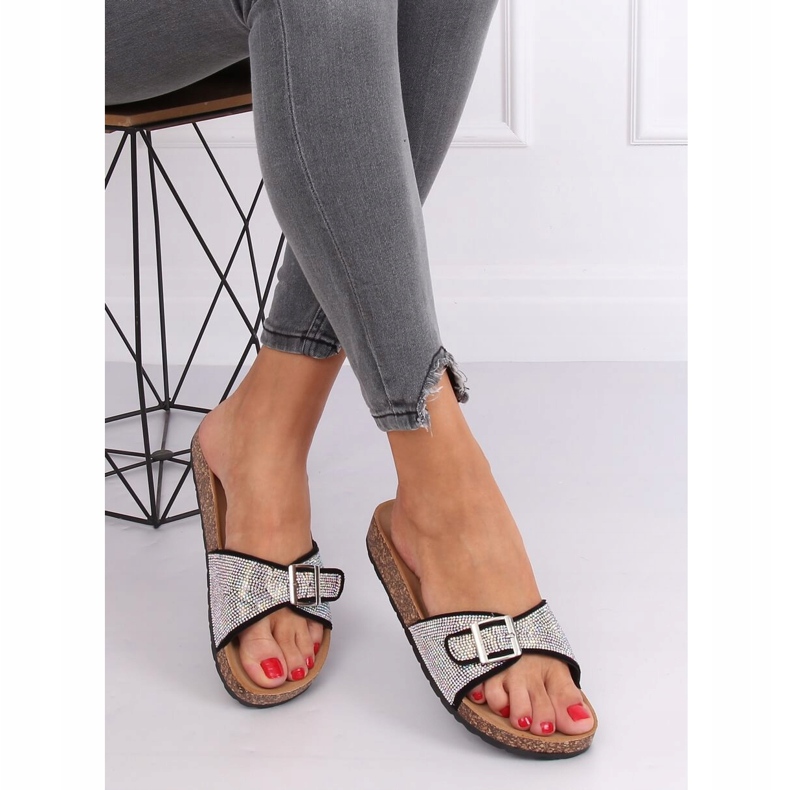 Mustat tossut kivillä L-1032 Musta 1