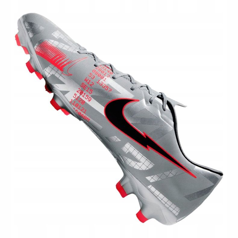 Nike Vapor 13 Academy Mg AT5269-906 jalkapallokengät monivärinen hopea 1