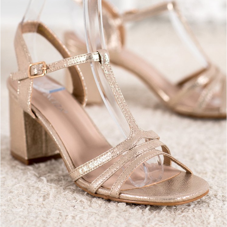 Kiiltävät sandaalit VINCEZA -baarissa kultainen 1