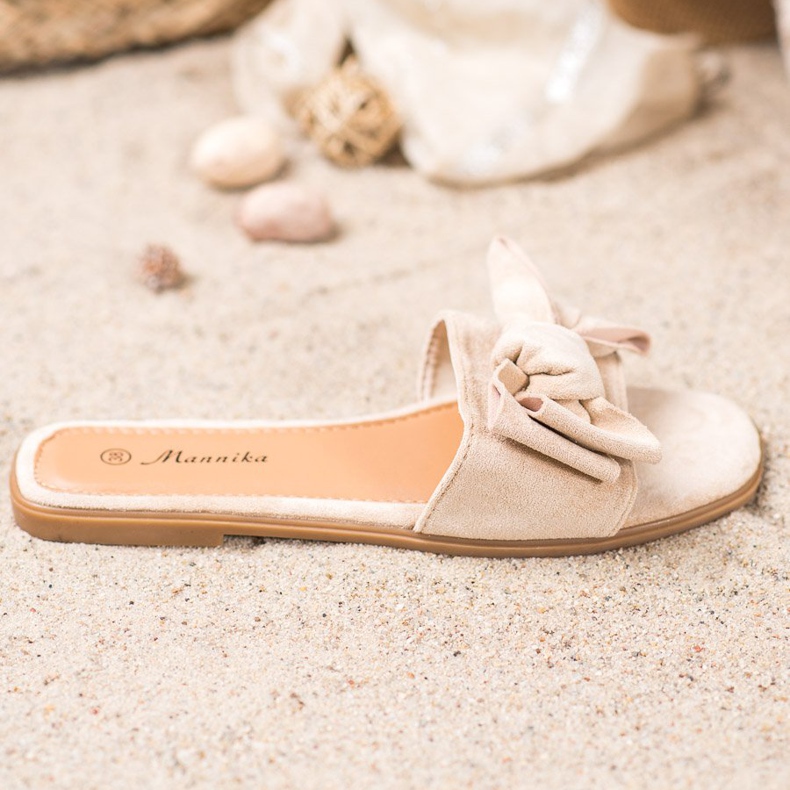 Mannika Tossut, joissa on rusetti ruskea 1