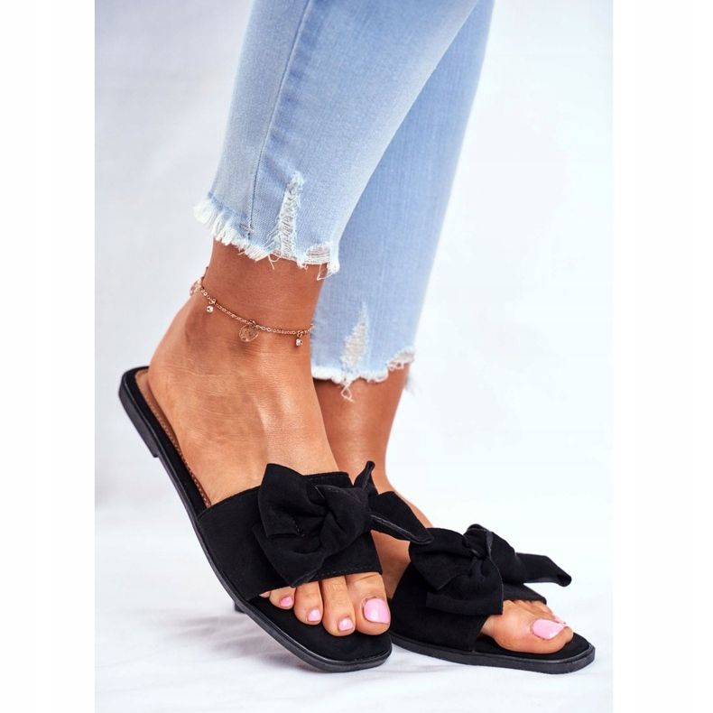 Malesian naisten tossut mustilla jousilla musta 1