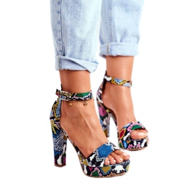 SEA Naisten sandaalit värikkäällä käärmefigarolla monivärinen 1