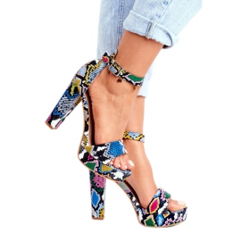 SEA Naisten sandaalit värikkäällä käärmefigarolla monivärinen 2